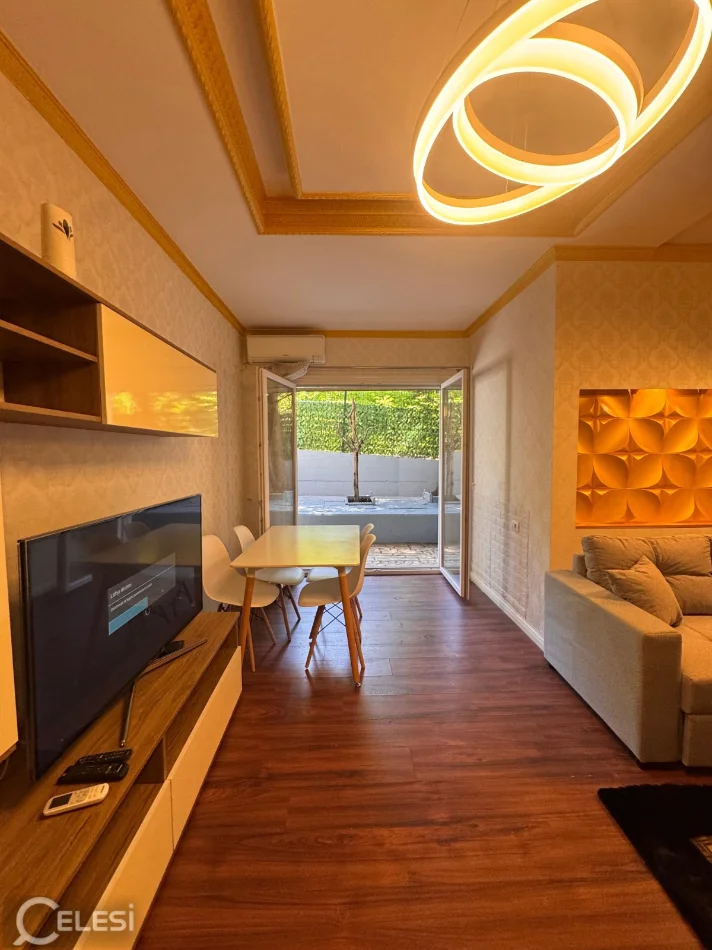 Tirane, shes apartament 2+1+Aneks+Ballkon Kati 1, 140 m² 246.000 € (radison)