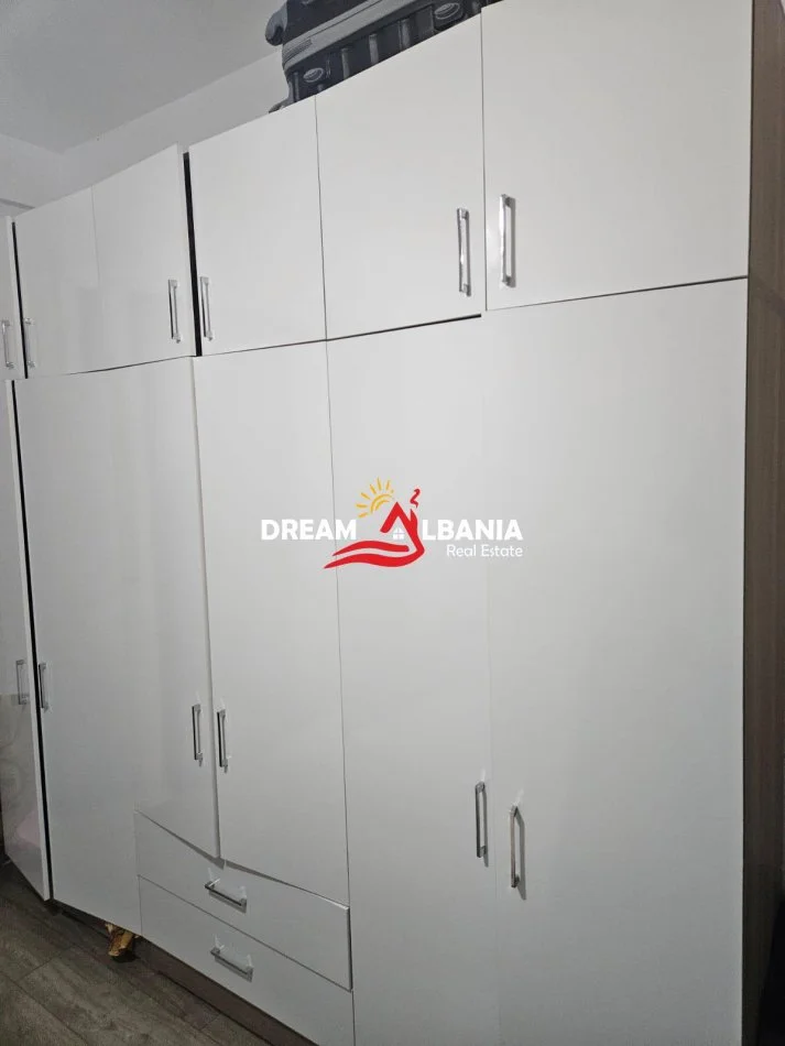 Tirane, jepet me qera apartament 1+1 Kati 6, 60 m² 500 € (Oxhaku)