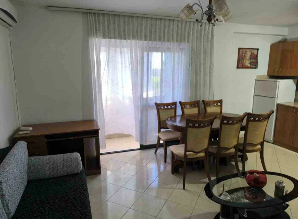 Tirane, jepet me qera apartament 1+1 Kati 5, 50 m² 350 € (Shkolla Gjon Buzuku prane Tv Klan)