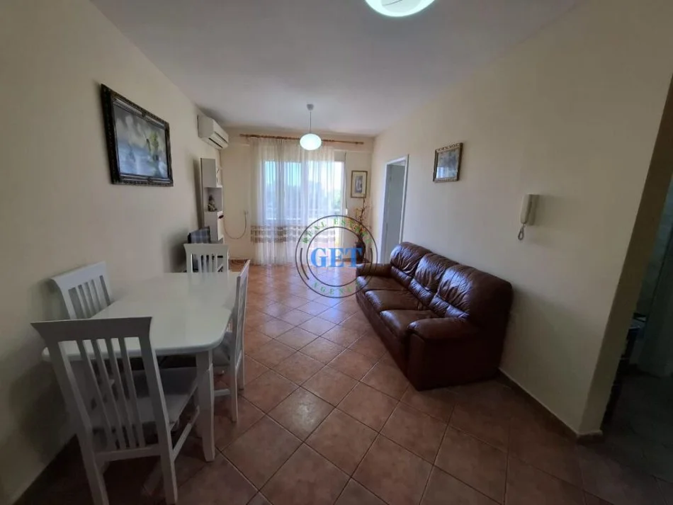 Durres, jepet me qera apartament 1+1+Ballkon Kati 5, 60 m² 300 € (Plazh Iliria)