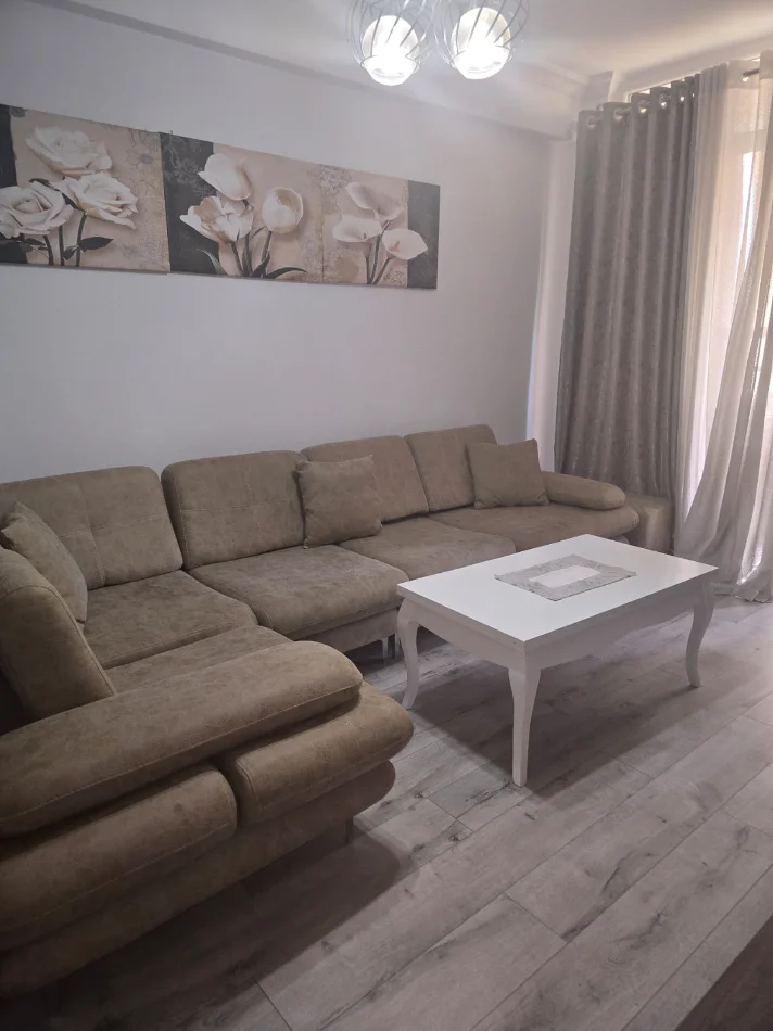 Tirane, jepet me qera apartament 2+1 Kati 8, 97 m² 500 € (Astir)