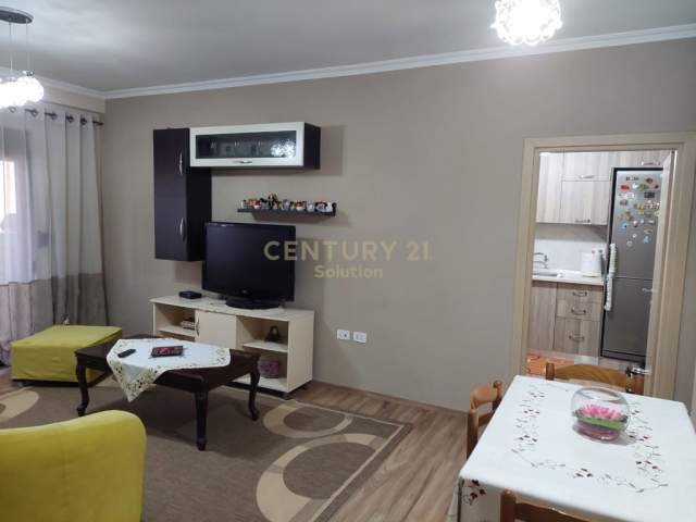 Tirane, shitet  apartament 3+1 Kati 6, 142 m² tek Astir