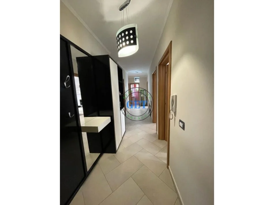 Tirane, jepet me qera apartament 2+1 Kati 6, 120 m² 650 € (Vollga Durres.)