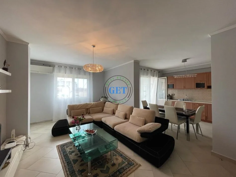 Tirane, jepet me qera apartament 2+1 Kati 6, 120 m² 650 € (Vollga Durres.)