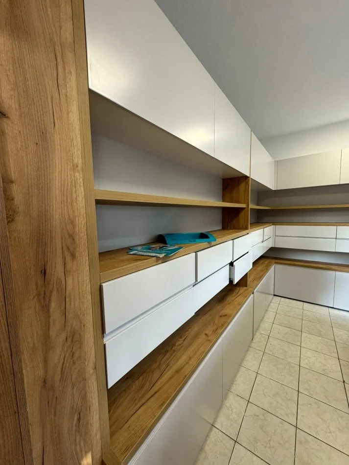 jepet me qera ambjent biznesi Kati 0, 40 m² 500 € (QSUT)