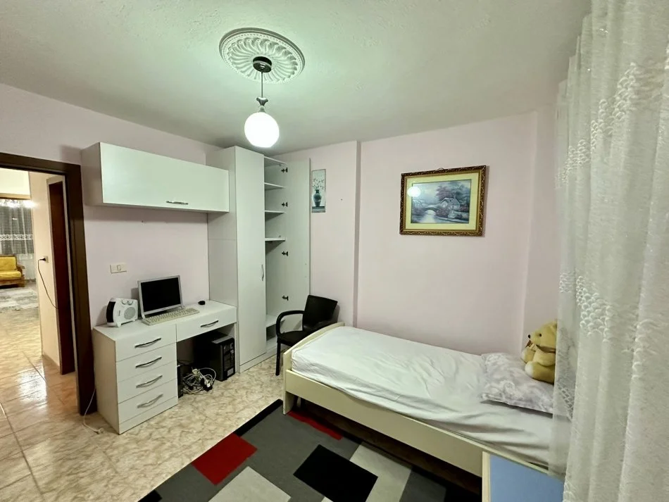Tirane, jepet me qera apartament 2+1+Aneks+Ballkon Kati 9, 125 m² 550 € (Bulevardi Bajram Curri)