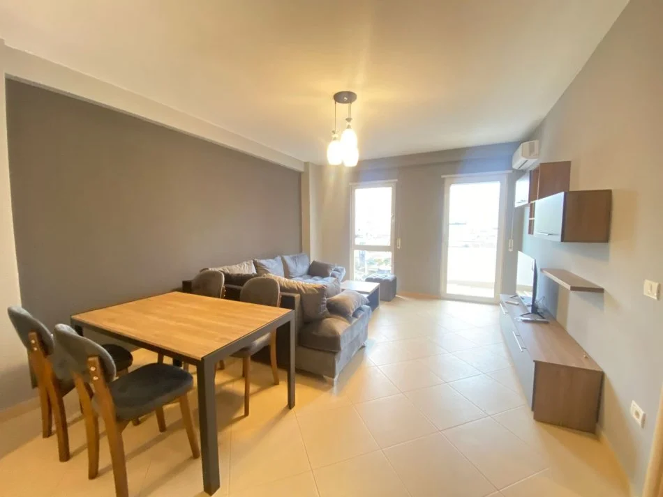 Durres, jepet me qera apartament 2+1+Ballkon Kati 4, 111 m² 400 € (Qera Apartament Sistemin 2+1+2 Ish Rajoni Lagja 6 Diambe)