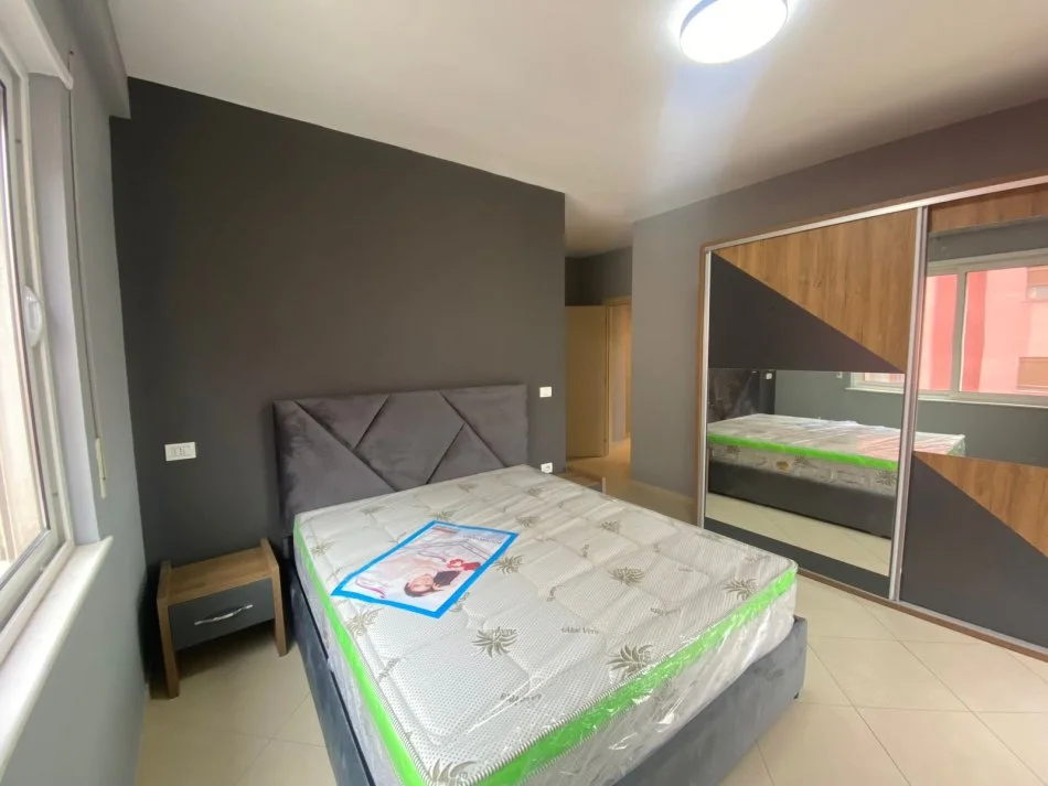 Durres, jepet me qera apartament 2+1+Ballkon Kati 4, 111 m² 400 € (Qera Apartament Sistemin 2+1+2 Ish Rajoni Lagja 6 Diambe)