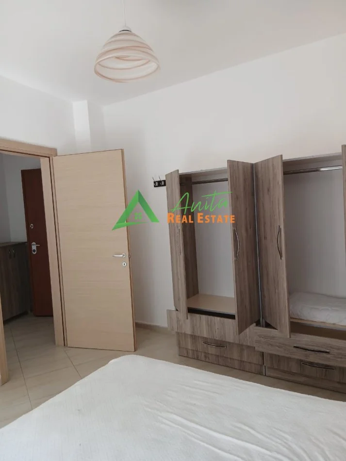 Tirane, jepet me qera apartament 2+1 Kati 1, 92 m² 500 € (Liqeni i Thate)