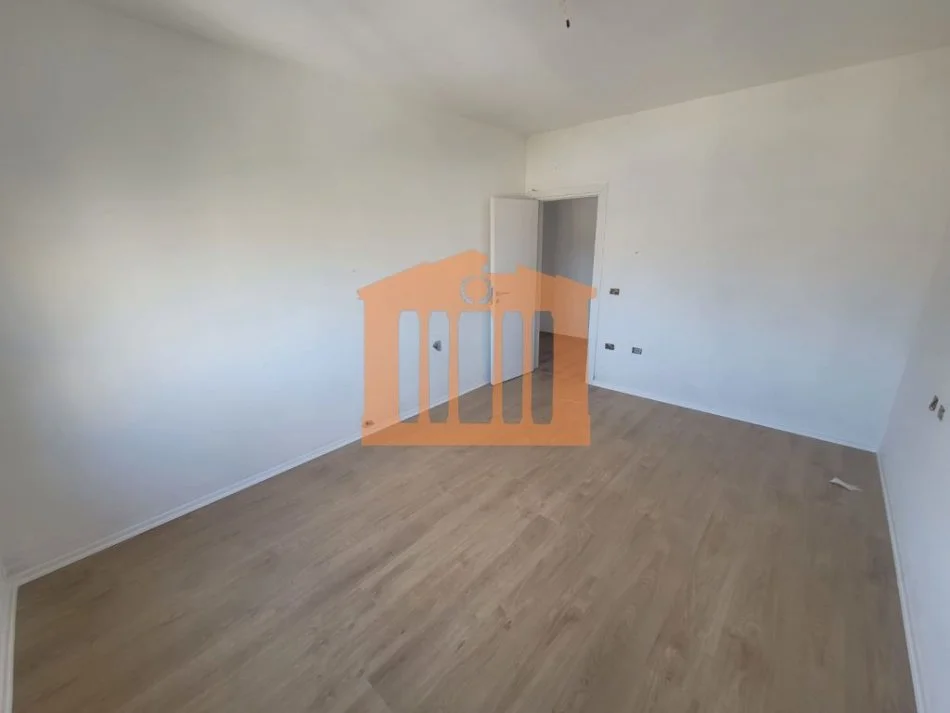 Durres, shitet apartament 1+1+Ballkon, Kati 6, 58 m2 62,000 € 