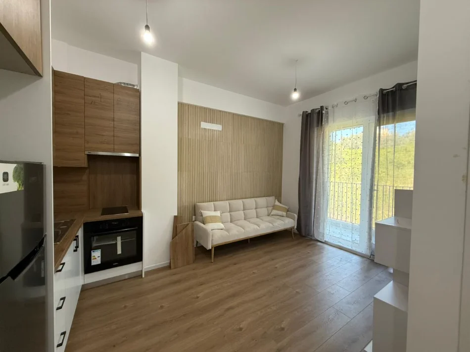 Tirane, jepet me qera apartament 1+1 Kati 2, 40 m² 400 € (Rezidenca OXA)
