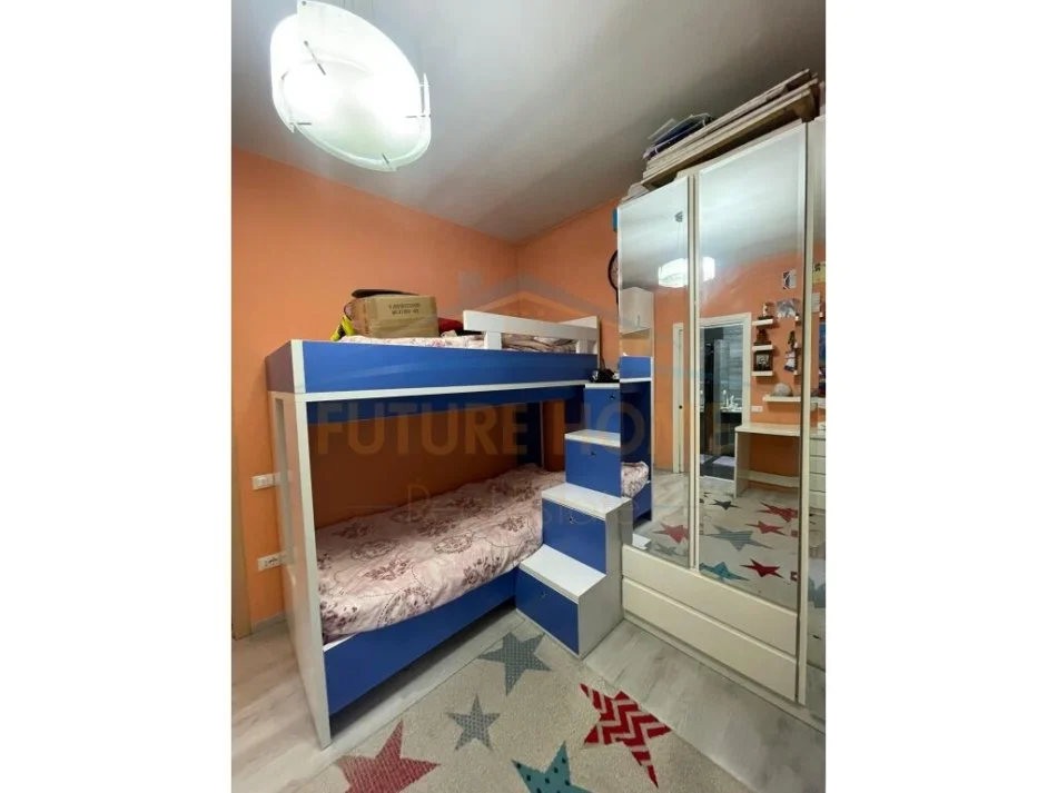 Tirane, jap me qera apartament 2+1+Ballkon Kati 4, 90 m² 1.000 € (liqeni thate)