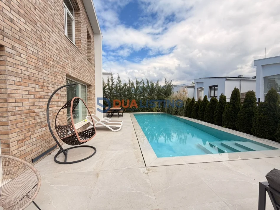 Tirane, jepet me qera Vile 3+1 , 500 m² 5.000 € (Teg)