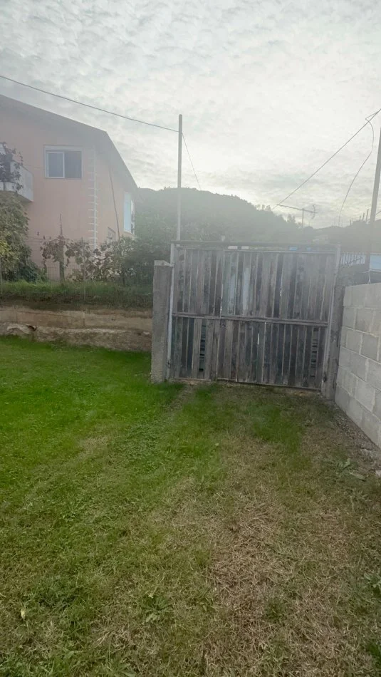 Tirane, shitet truall , 408 m² 140.000 € (Selite)