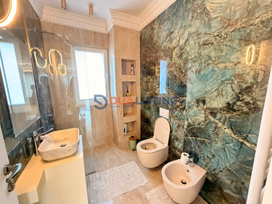 Tirane, jepet me qera Vile 3+1 , 500 m² 5.000 € (Teg)