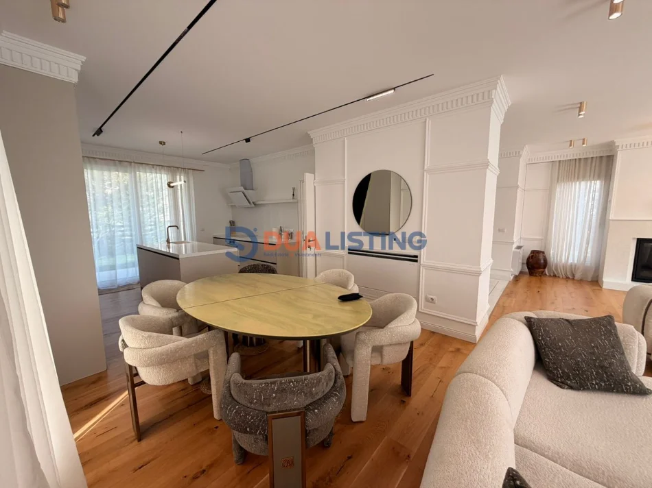 Tirane, jepet me qera Vile 3+1 , 500 m² 5.000 € (Teg)