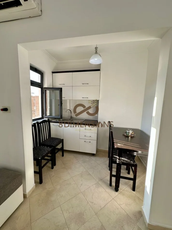 Tirane, jepet me qera apartament 1+1+Aneks+Ballkon Kati 3, 60 m² 400 € (laprake)