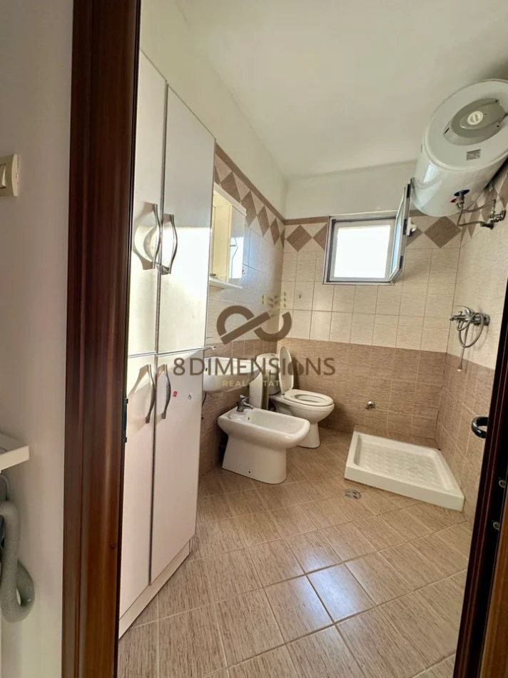 Tirane, jepet me qera apartament 1+1+Aneks+Ballkon Kati 3, 60 m² 400 € (laprake)