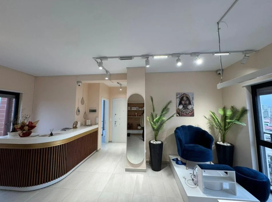 Tirane, shitet apartament 3+1 Kati 8, 116 m² 261.000 € (Prane Vila Goldi)