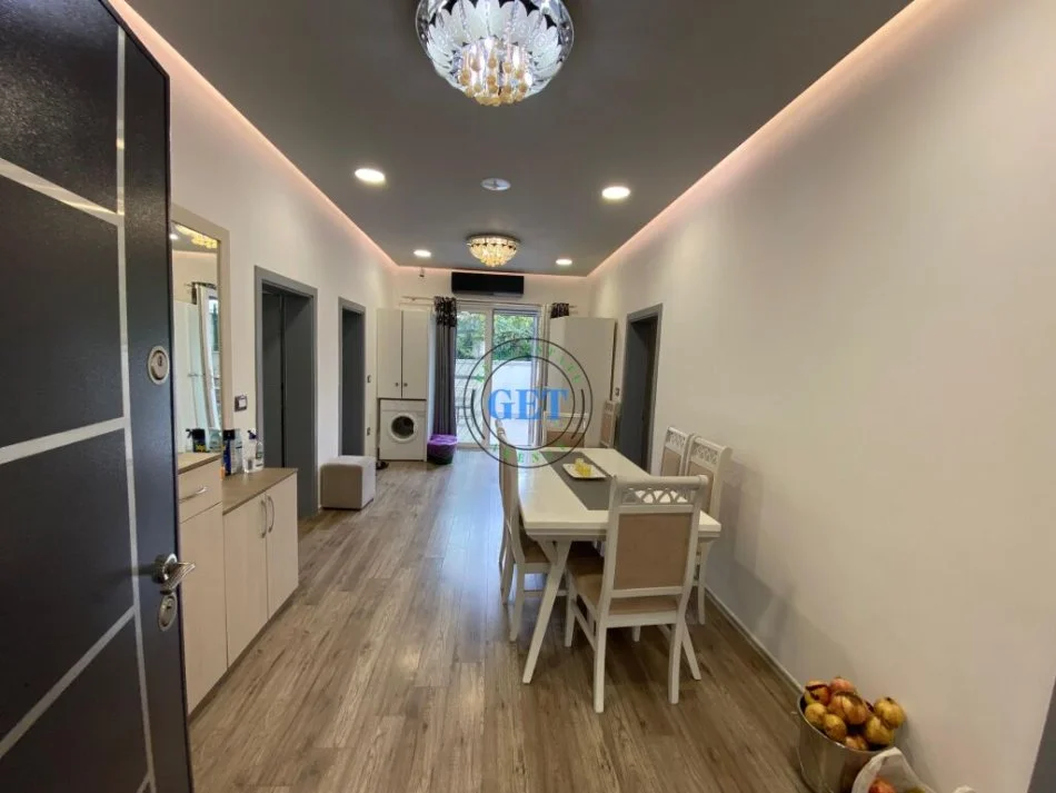 Elbasan, shitet shtepi 1 Katshe Kati 1, 295 m² 220.000 € (Ukd)