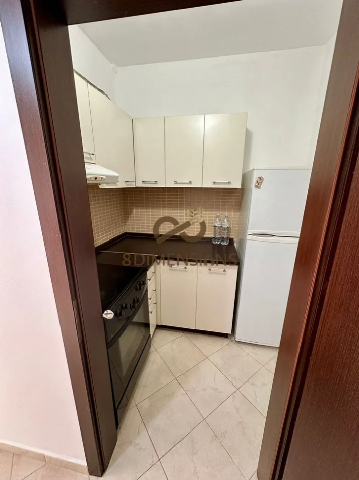 Tirane, jepet me qera apartament 1+1+Aneks+Ballkon Kati 3, 60 m² 400 € (laprake)