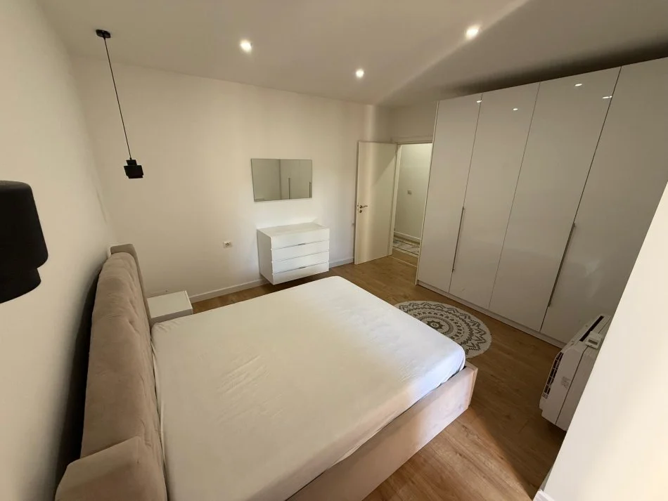 Tirane, jepet me qera apartament 2+1 Kati 0, 150 m² 1.500 € (Residenca Kodra e Diellit 2)