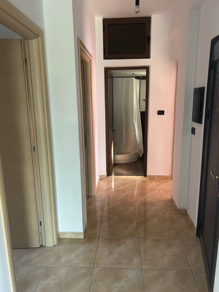 Tirane, jepet me qera apartament 1+1 Kati 1, 68 m² 290 € (Yzberisht)