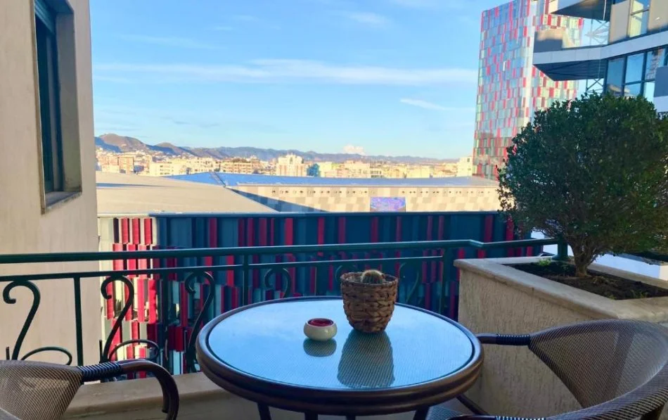 Tirane, jepet me qera apartament 2+1 Kati 10, 600 € 