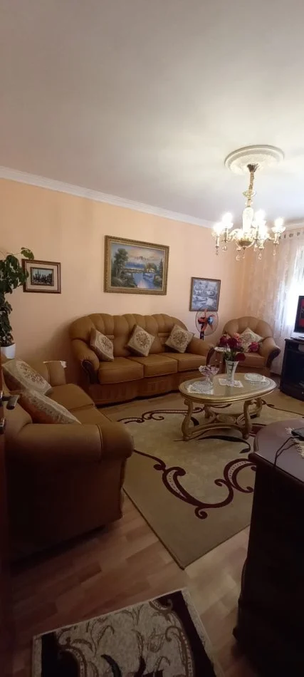 Tirane, jepet me qera apartament 1+1 Kati 4, 33.000 € (Rruga Gaqo Tashko)