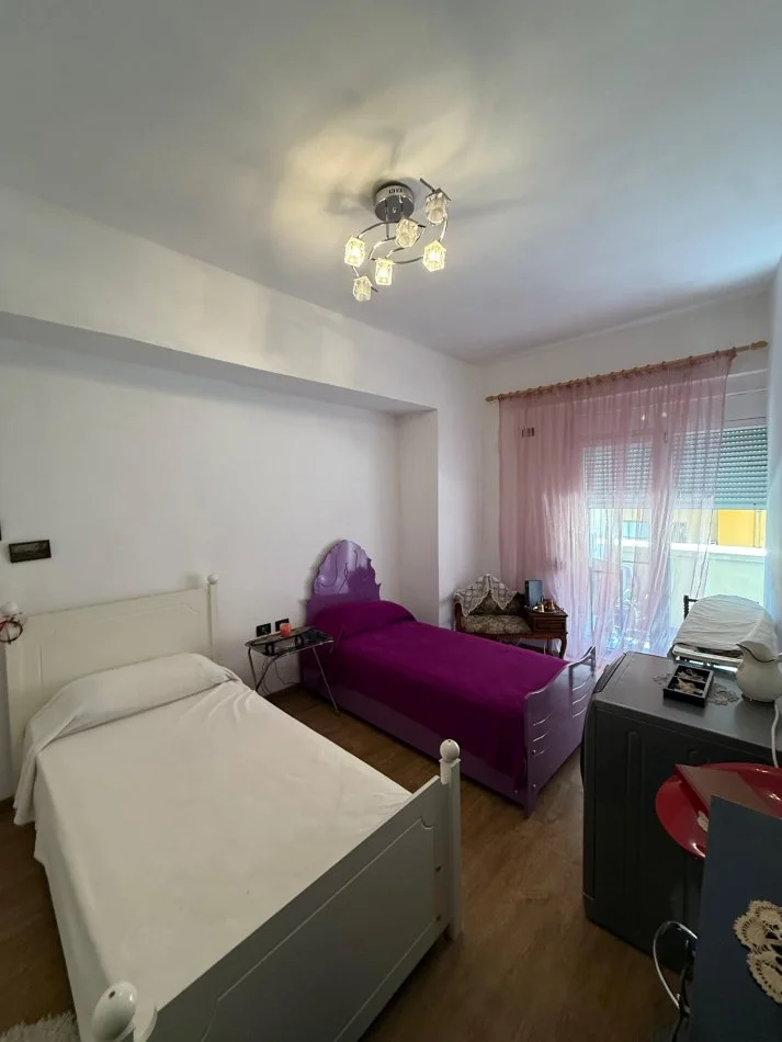 Tirane, jepet me qera apartament 2+1 , 100 m² 600 € 