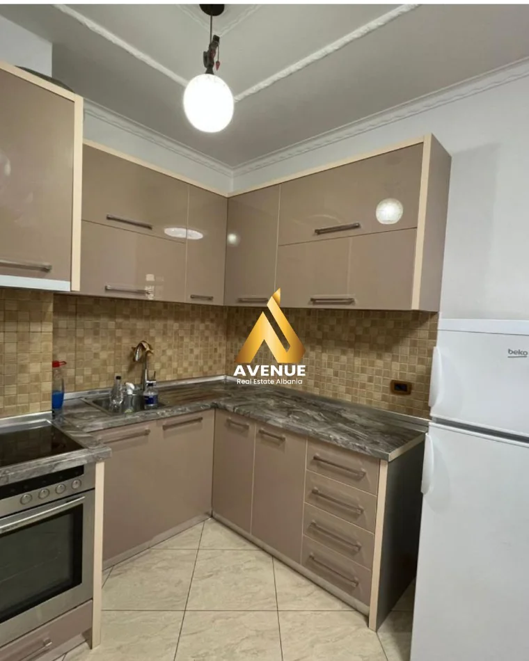 Tirane, jepet me qera apartament 1+1+Ballkon Kati 3, 73 m² 470 € (Rruga Dritan Hoxha)