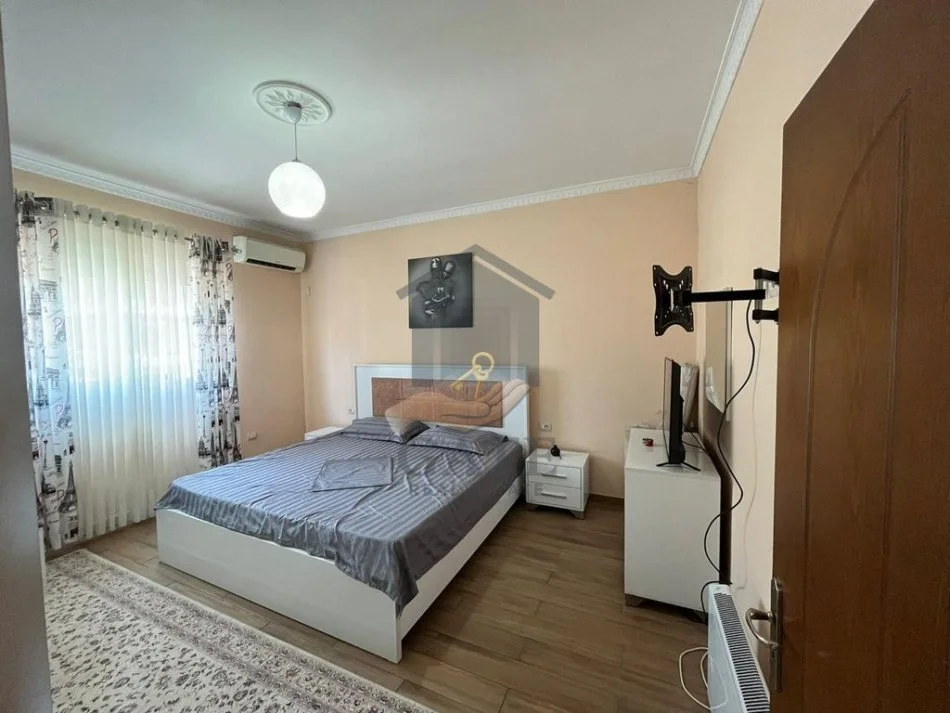 Durres, jepet me qera apartament 2+1+Ballkon Kati 2, 95 m² 450 € 