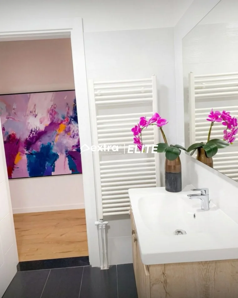 Tirane, jepet me qera apartament 2+1+Ballkon , 105 m² Rruga Kosovareve