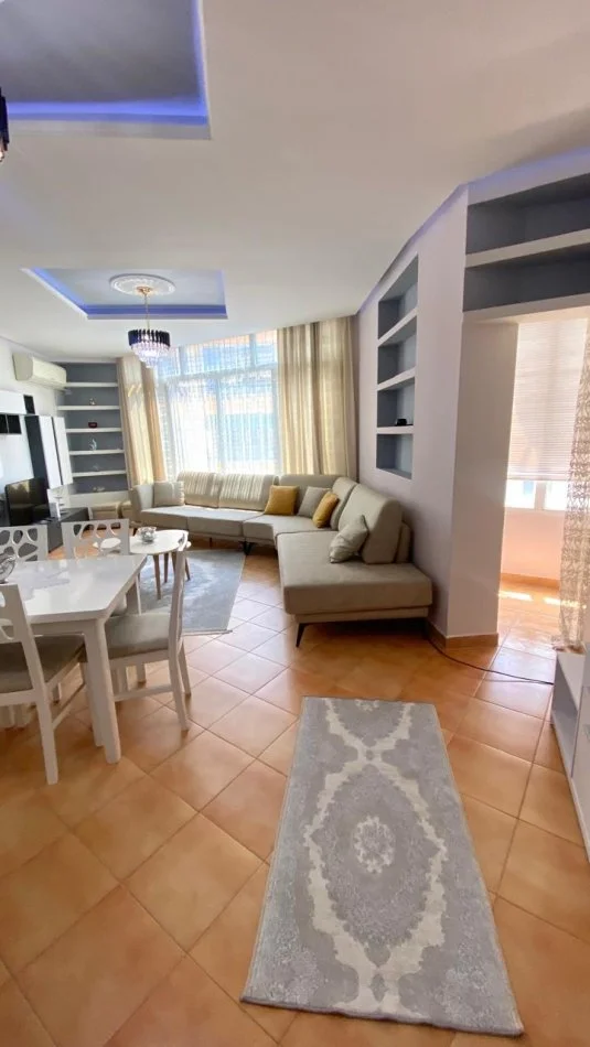 Tirane, jepet me qera apartament 1+1+Ballkon Kati 4, 60 m² 600 € (Liqeni i Thate)