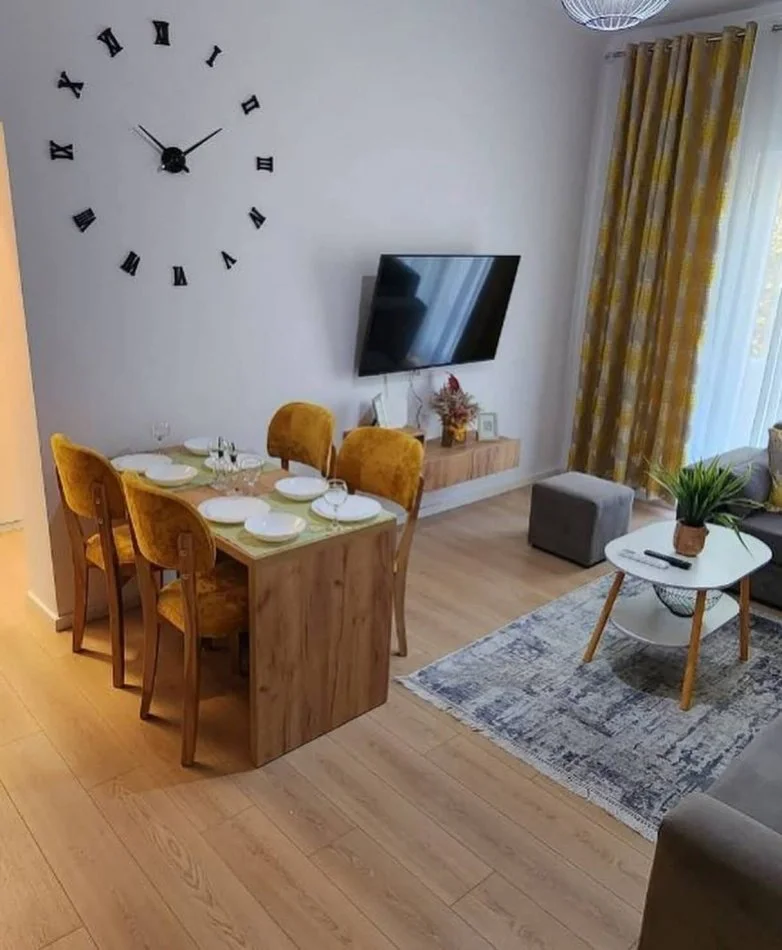 Tirane, jepet me qera apartament 2+1+Ballkon Kati 3, 85 m² 700 € 