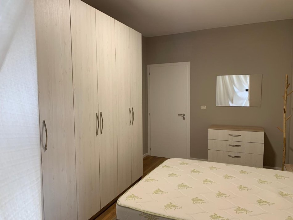 Tirane, shes apartament 1+1 Kati 2, 64 m² 102.000 € (Unaza e re)