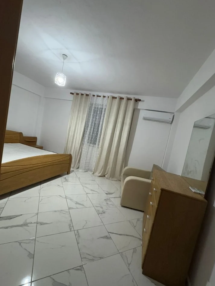 Tirane, jepet me qera apartament 1+1 Kati 1, 70 m² 430 € 