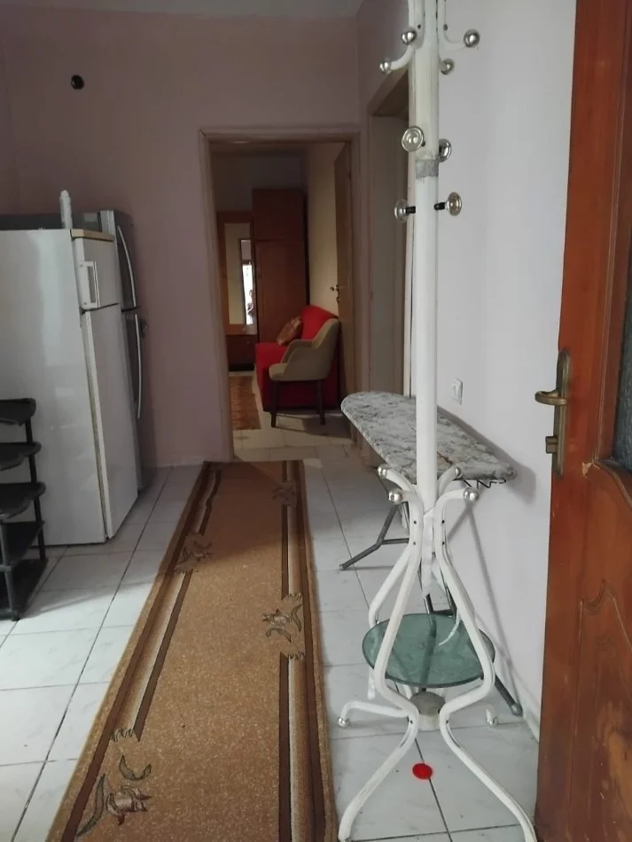 Apartament 1+1 (€300) Rruga Isuf Balta