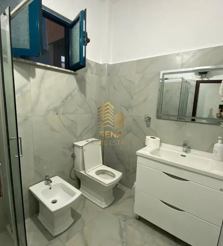 Tirane, jepet me qera apartament 1+1+Ballkon Kati 1, 70 m² 400 € (Jordan Misja)