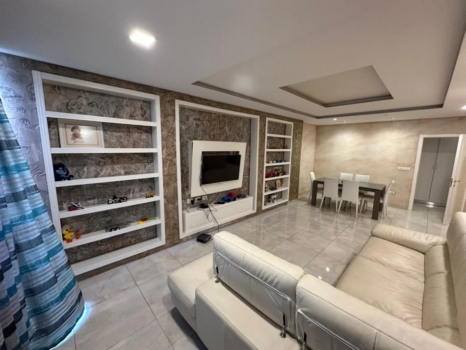 Tirane, shitet apartament 2+1+Ballkon Kati 3, 107 m² 210.000 € (liqeni i thate)