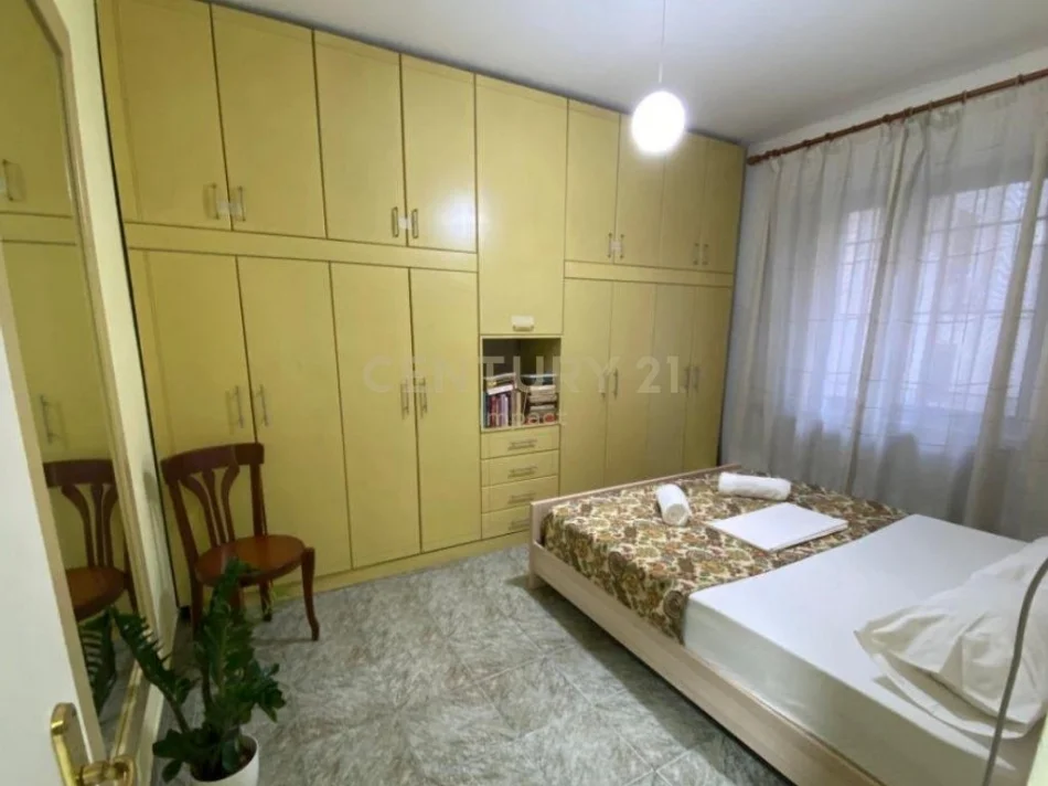 Tirane, jepet me qera apartament 2+1 Kati 1, 49 m² 650 € (Stadiumi Dinamo)
