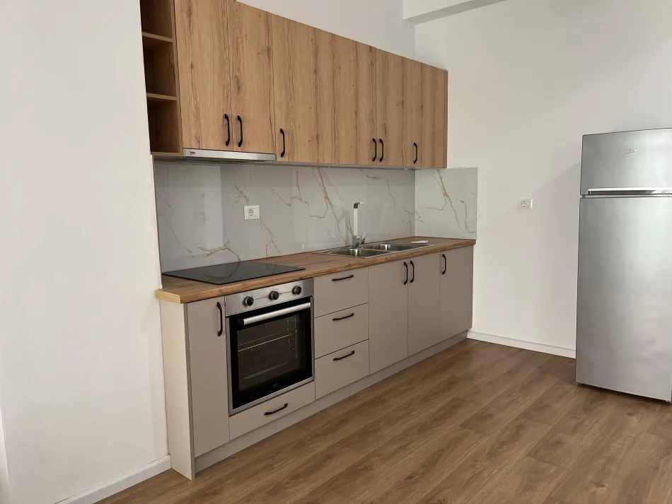 Tirane, jepet me qera apartament 1+1 , 60 m² 350 € (Rruga Pasho Hysa)