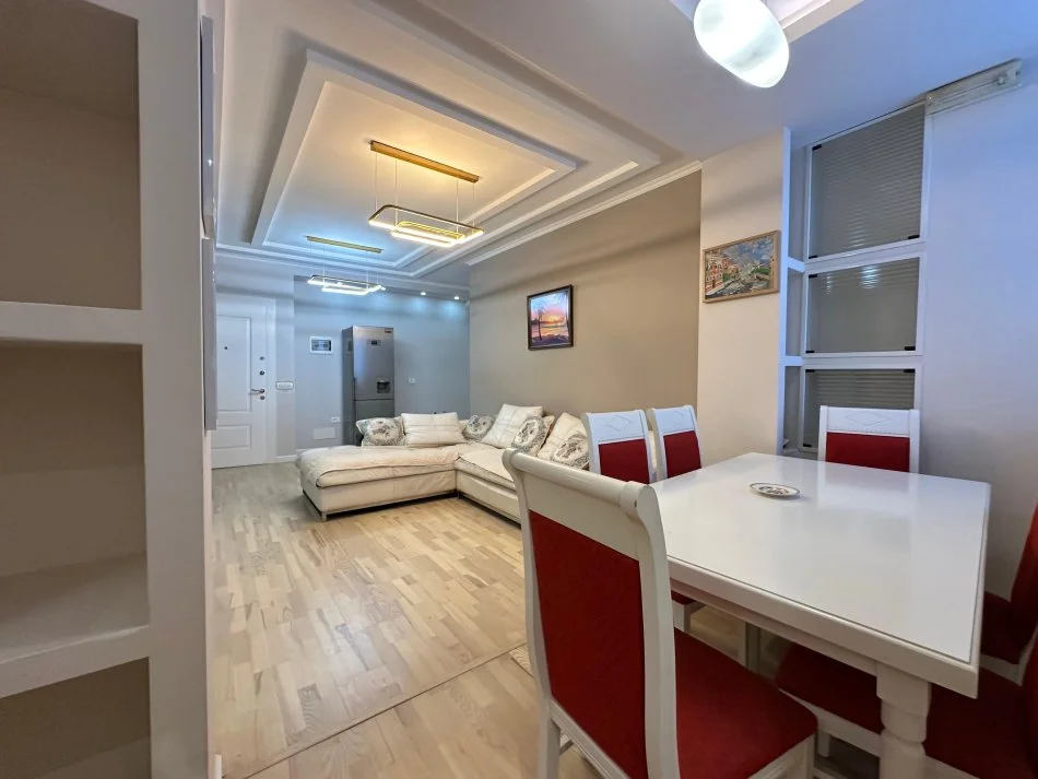Tirane, jepet me qera 1+1+Ballkon Kati 1, 63 m² 550 € (Eleonora, Komuna e Parisit)