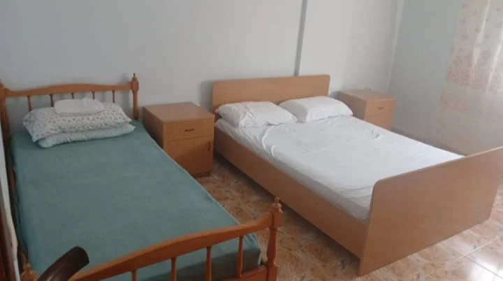 Tirane, jepet me qera apartament 1+1+Ballkon Kati 3, 70 m² 600 € 