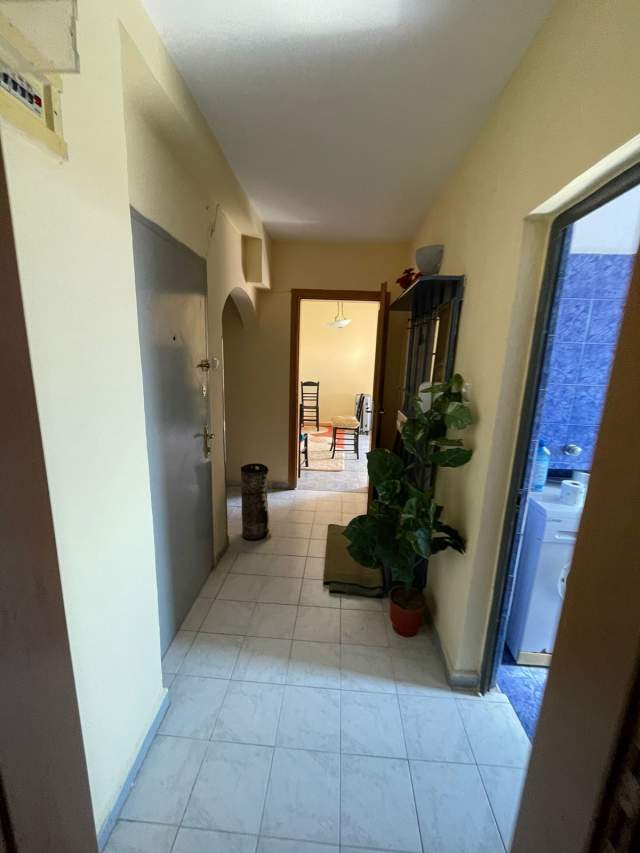 Tirane, jepet me qera apartament 1+1+A Kati 4, 80 m² 30000 Leke (Xhamllik)