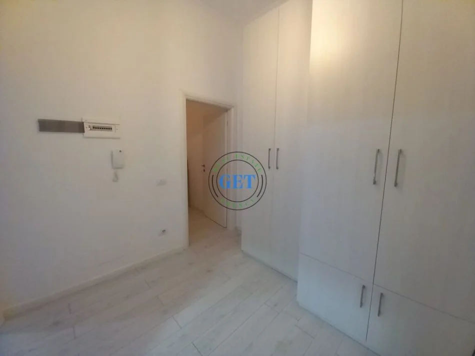 Durres, jepet me qera apartament 1+1 Kati 2, 66 m² 400 € (Qender, Durres)