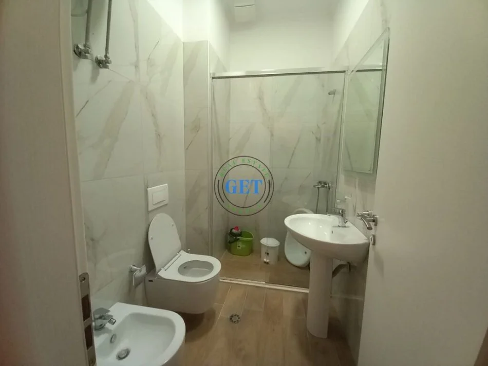 Durres, jepet me qera apartament 1+1 Kati 2, 66 m² 400 € (Qender, Durres)