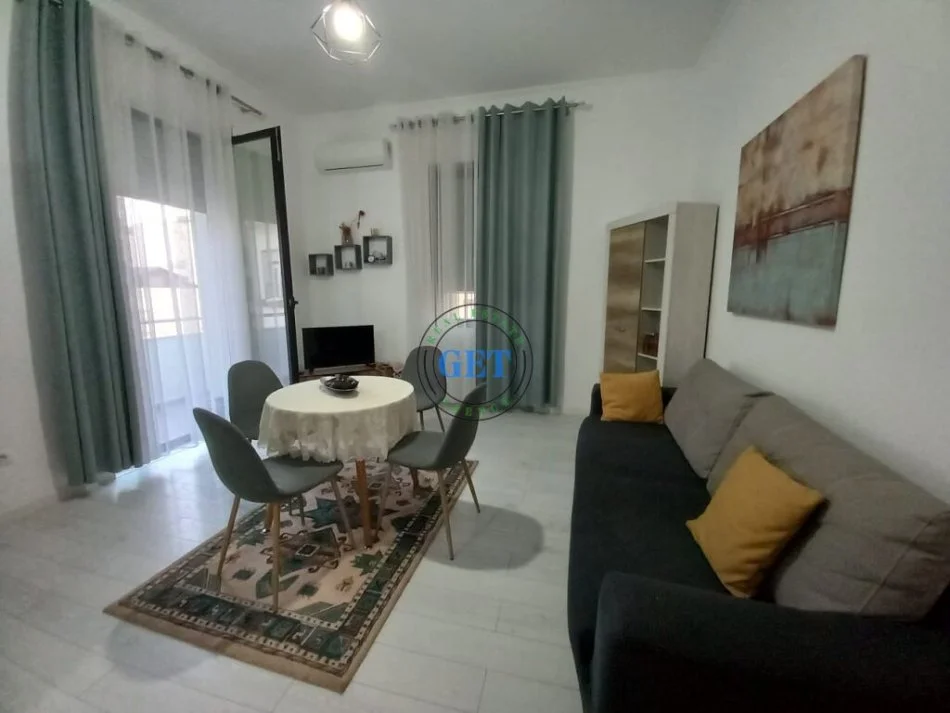 Durres, jepet me qera apartament 1+1 Kati 2, 66 m² 400 € (Qender, Durres)