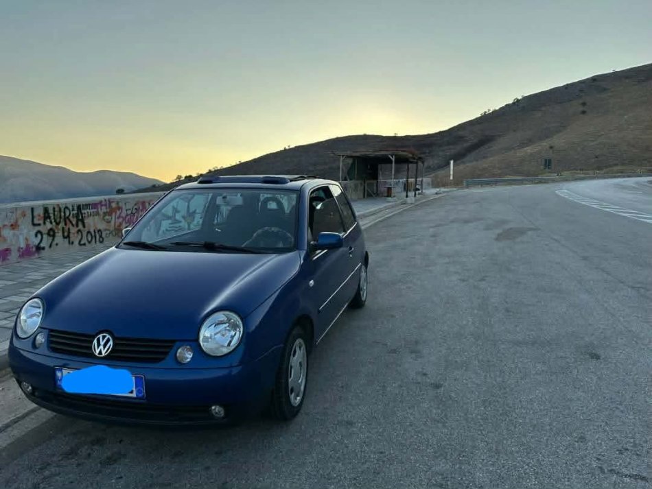 Vlore, shitet makine Volkswagen Lupo 1.4 Benzin, blu manuale Klima 20.500 km 2.500 €