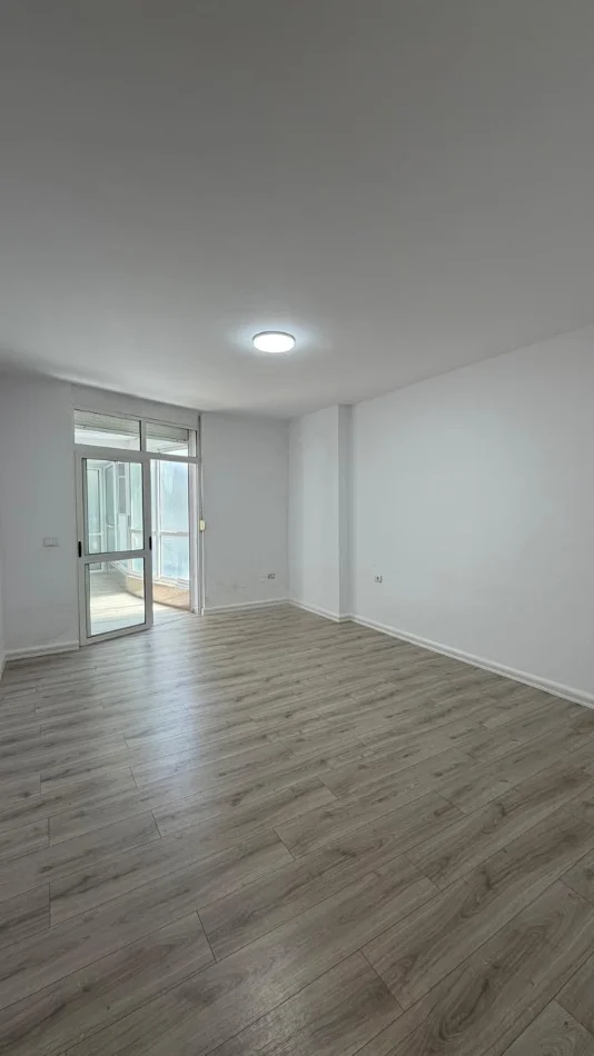 Tirane, jepet me qera apartament 1+1 Kati 1, 70 m² 800 € (Blv Gjergj Fishta ish ekspozita shqiperia sot)